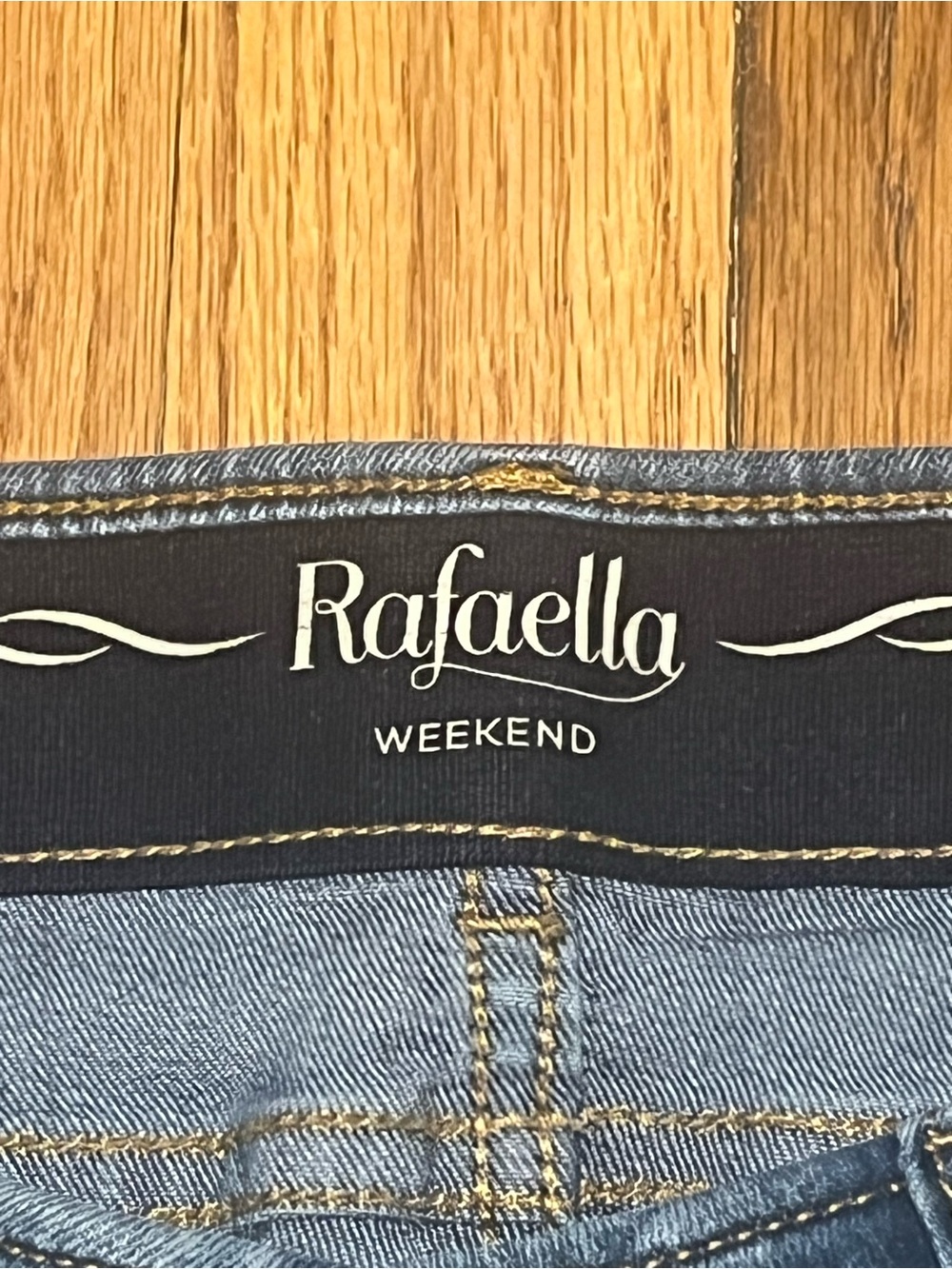 Rafaella Weekend Embellished Cropped Jeans Size 8 Blue Stretch Denim Mid Rise - Picture 4 of 9